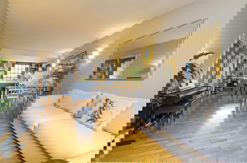 Foto 17 - Peaceful Putney Apartment by Underthedoormat
