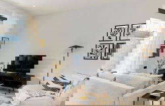 Foto 1 - The Brondesbury Quarters - Modern 2bdr Flat With Balcony Parking