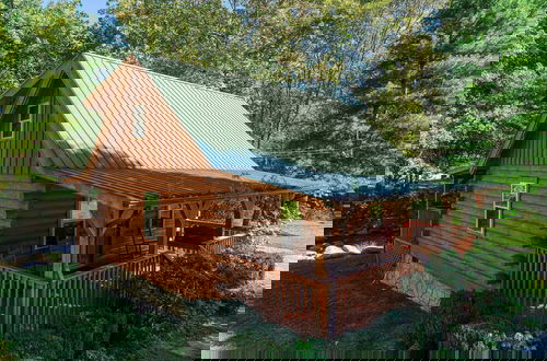 Photo 17 - Creek Heaven - 2 Bedrooms, 2 Baths, Sleeps 6 Cabin by RedAwning