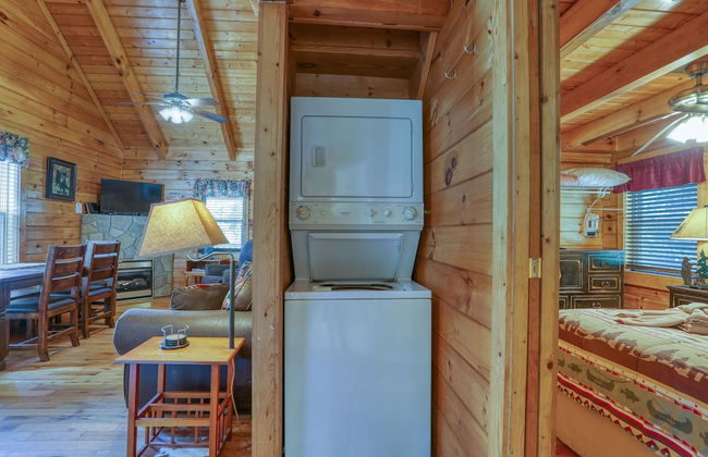 Creek Heaven - 2 Bedrooms, 2 Baths, Sleeps 6 Cabin by RedAwning - Foto 13