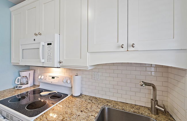 Las Hermanas 2 1 Bedroom Condo by RedAwning - Photo 15
