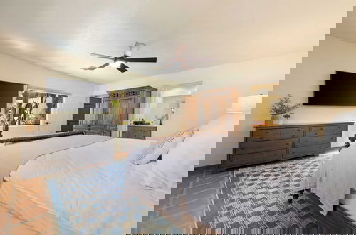 Foto 17 - Starlight Estate by Avantstay 20 People! Architectual Mansion w/ Pool, Tennis Court, Game Room