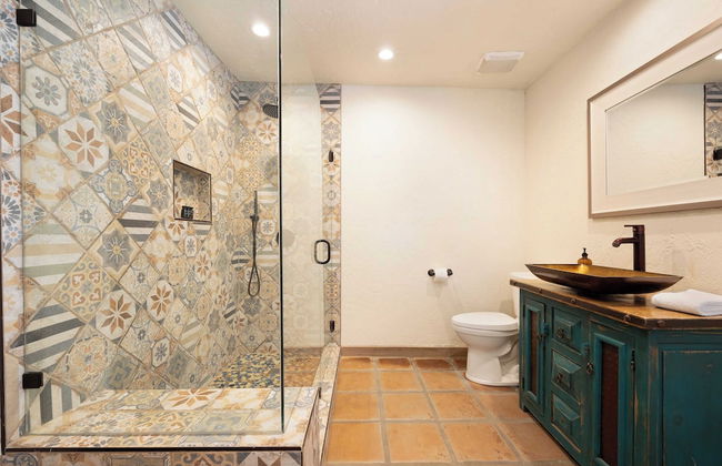 Sleeps 20! Architectural Mansion w/ Pool, Indoor Tennis Court, Game Room Starlight Estate by Avantstay - Foto 32