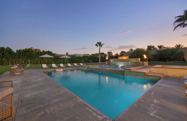 Sleeps 20! Architectural Mansion w/ Pool, Indoor Tennis Court, Game Room Starlight Estate by Avantstay - Foto 50