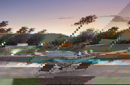 Foto 33 - Starlight Estate by Avantstay 20 People! Architectual Mansion w/ Pool, Tennis Court, Game Room