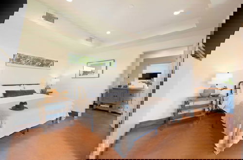 Foto 55 - Starlight Estate by Avantstay 20 People! Architectual Mansion w/ Pool, Tennis Court, Game Room