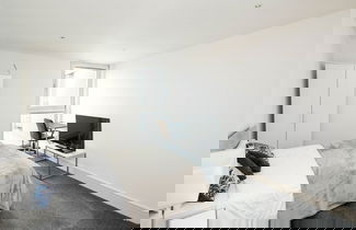 Foto 1 - Immaculate 1-bed 1-bath Apartment in London Area