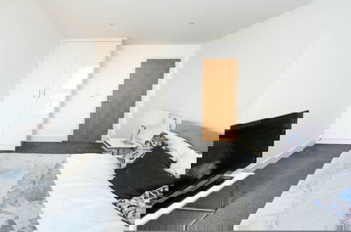 Foto 4 - Immaculate 1-bed 1-bath Apartment in London Area