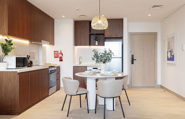 Quiet Place 1BR La Rive 2 Jumeirah - Photo 3