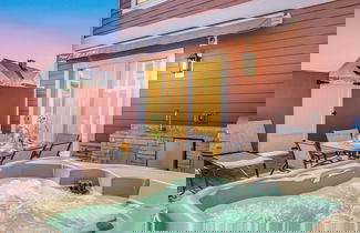 Foto 2 - 5 BR 6 BA Villa 5min Disneyworld Hot Tub BBQ