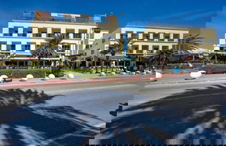 Photo 3 - NEW The Cove 210 in Palm Beach
