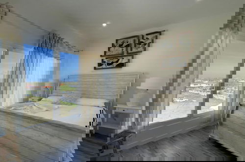 Photo 5 - NEW The Cove 210 in Palm Beach