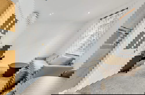 Photo 22 - A One-bedroom Apartment Situated In Central London