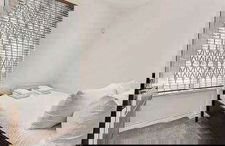 Foto 1 - A One-bedroom Apartment Situated In Central London