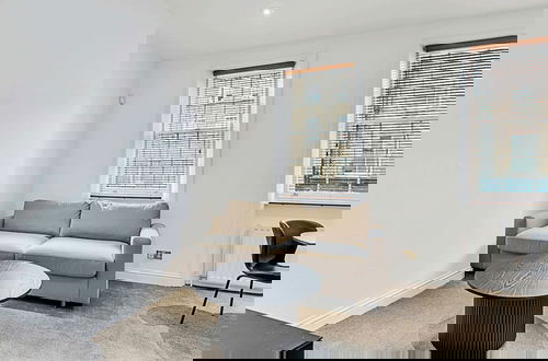 Photo 15 - A One-bedroom Apartment Situated In Central London