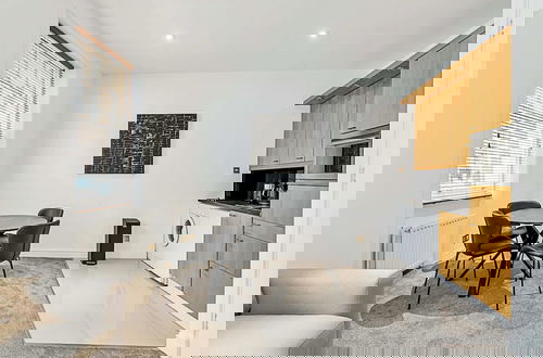 Photo 19 - A One-bedroom Apartment Situated In Central London