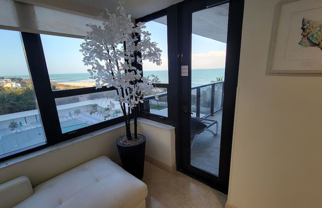 Alexander 702 3 Bedroom Apts by RedAwning - Photo 35