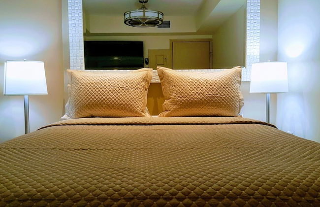 Alexander 702 3 Bedroom Apts by RedAwning - Photo 4