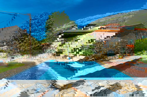 Foto 19 - Villa Platanus With Private Pool & Sea View