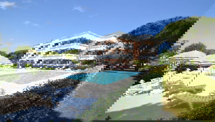 Foto 1 - Spacious and Bright Flat With Swimming Pool - Beahost