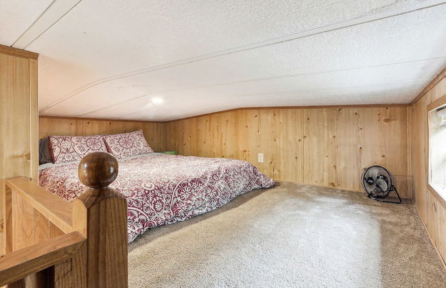 Cabin 10~ Cozy Toronto Lake Cabin ~ Walk To The Water 1 Bedroom Cabin by RedAwning - Foto 4
