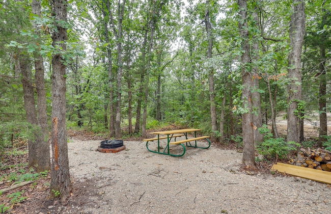 Cabin 10~ Cozy Toronto Lake Cabin ~ Walk To The Water 1 Bedroom Cabin by RedAwning - Foto 12