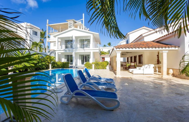 Beachfront 7BR Villa With Pool Maid Los Corales - Foto 74