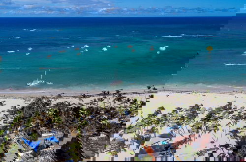 Foto 46 - Beachfront 7BR Villa With Pool Maid Los Corales