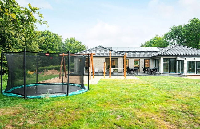 16 Person Holiday Home in Glesborg - Foto 1