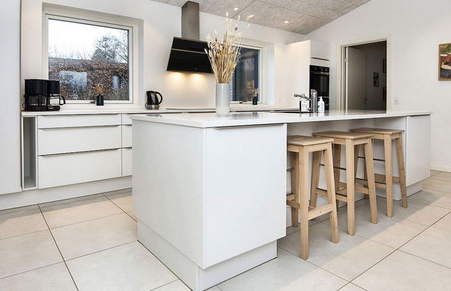 16 Person Holiday Home in Glesborg - Foto 11