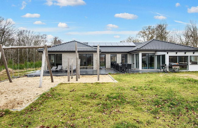 16 Person Holiday Home in Glesborg - Foto 38