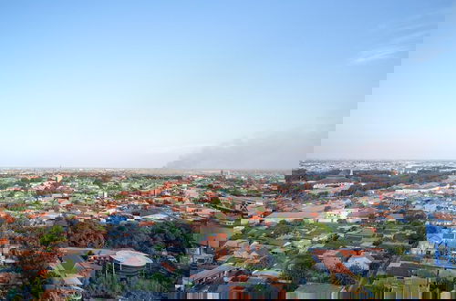 Foto 17 - Best Choice And Comfy Studio Apartment At Suncity Residence