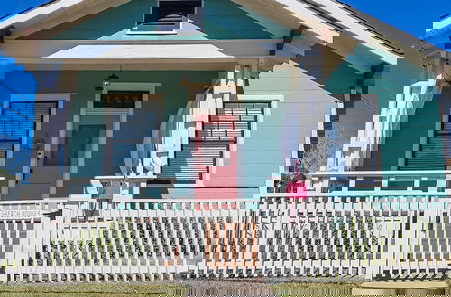 Photo 1 - Vibrant Bungalow 2 Minutes to the Beach