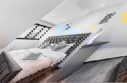 Foto 18 - Modern Spacious Suite Sleeps 4 in Central London