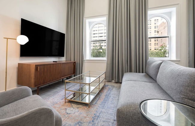 Sosuite Penthouse 1BR Apt w Arch Windows W D - Foto 8