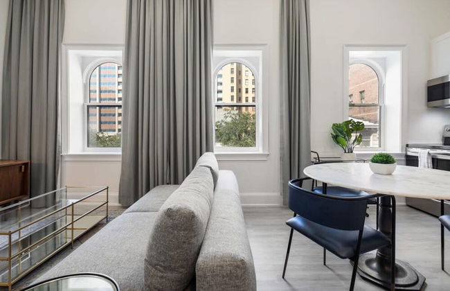 Sosuite Penthouse 1BR Apt w Arch Windows W D - Foto 4