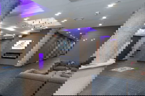 Foto 45 - Sosuite 1BR Penthouse w W D Gym On-site Bar
