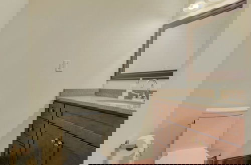 Foto 41 - Sosuite 1BR Penthouse w W D Gym On-site Bar