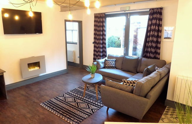 Coach House Stables in Leeds - Photo 24