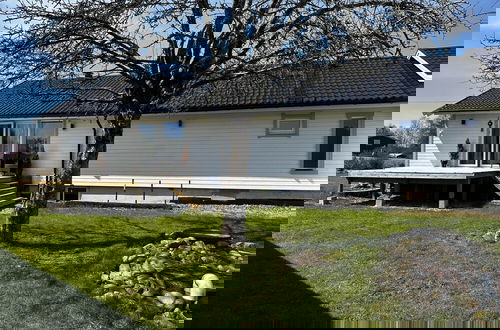 Foto 22 - Captivating 3-bed Villa in Halanda With Lake View