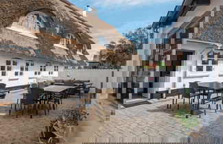 Foto 1 - 8 Person Holiday Home in Hojer