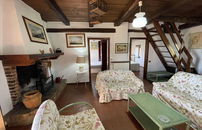 Villa in Amandola With Pool and Garden - Photo 11