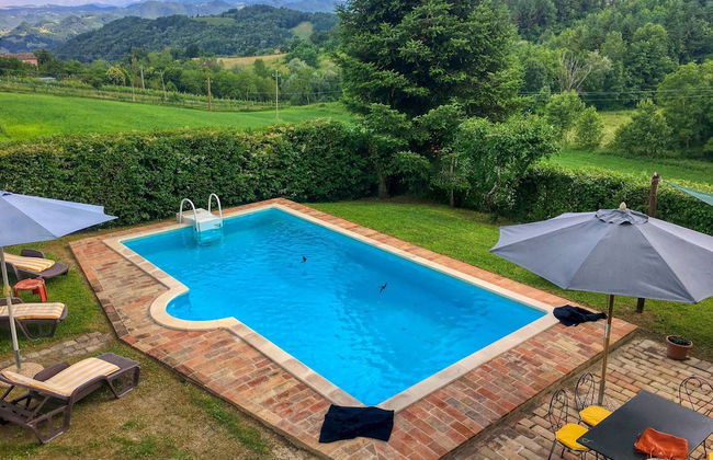 Villa in Amandola With Pool and Garden - Photo 1