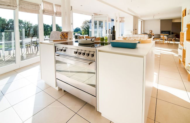 Luxurious Villa With Pool and Sauna, and Very Suitable for Culinary Workshops! - Foto 32