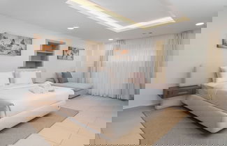 Foto 2 - Voula Luxury Modern Living with Garden