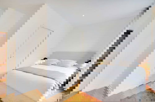Foto 8 - Duplex With Terrace in Levallois