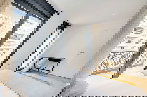 Foto 4 - Duplex With Terrace in Levallois