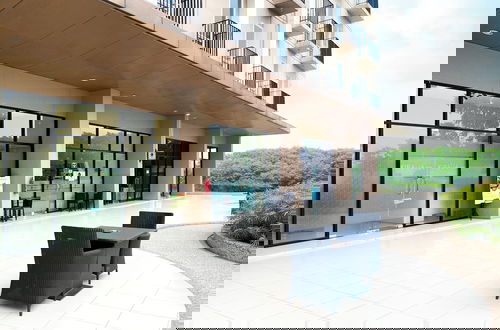 Foto 32 - Modern Look and Restful Studio at Azalea Suites Apartment