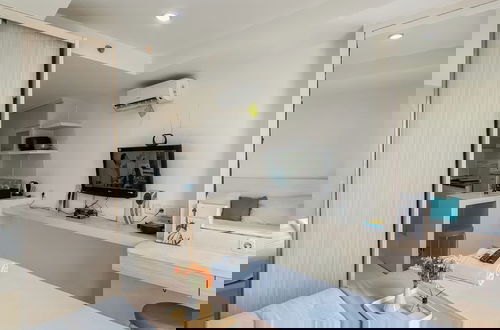 Foto 2 - Modern Look and Restful Studio at Azalea Suites Apartment