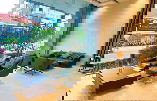 Foto 3 - Golden One Modern Escape by Soben Homes